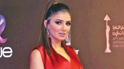 مي عمر تستأنف تصوير «تحت تهديد السلاح» مع حسن الرداد