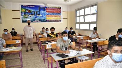 بث مباشر.. لحظة دخول طلاب الثانوية العامة في الغربية لجان الامتحانات | فيديو