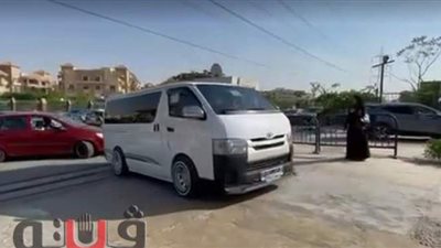 جنازة شقيق رامي صبري تتوجه إلى مدافن الواحات | فيديو وصور