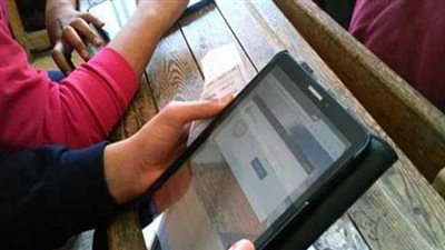ضبط 3 حالات تهكير للتابلت بامتحانات اللغة الأجنبية الثانية للأدبي بالفيوم