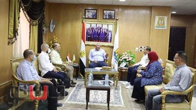 محافظ الوادي الجديد يبحث إقامة مشروع الإسكان الاجتماعي