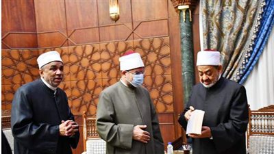 وزير الأوقاف وقيادات الوزارة يهنئون الإمام الأكبر بعيد الأضحى | صور