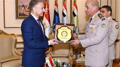 وزير الدفاع يلتقي نظيره الصربي ويوقعان بروتوكول تعاون في المجال العسكري