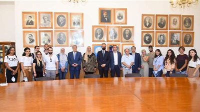 الوفد الشبابي المصري واليوناني والقبرصي يزور متحف كفافيس