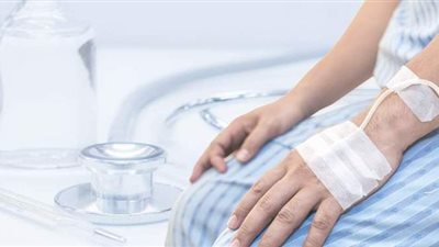 بث مباشر.. طالبة بالصف الثاني الثانوي تجري بحثا لاكتشاف بدائل الكيماوي لمرضى السرطان