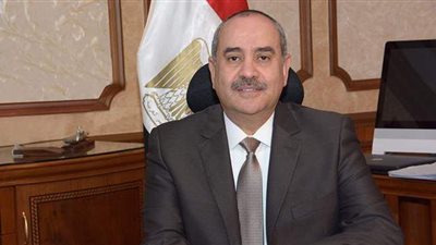 وزير الطيران يقوم بجولة تفقدية مفاجئة لمطار القاهرة