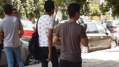 ألف طالب بالثانوية يؤدون امتحان الرياضيات البحتة بـ98 لجنة في أسيوط