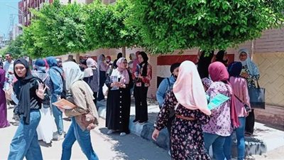 7 آلاف و863 طالبا يؤدون امتحان الجبر والهندسة الفراغية في الدقهلية