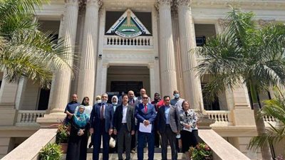 جامعة بنها تستقبل وفد وحدة إدارة المشروعات بوزارة التعليم العالي