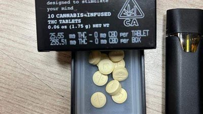 إحباط تهريب سلاح ناري وحشيش بحوزة راكبين بمطار القاهرة