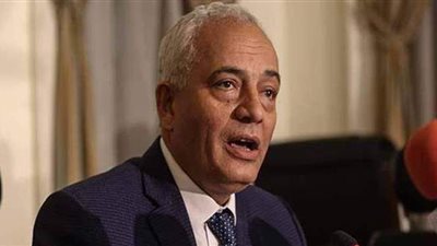 التعليم: استبعاد رئيس لجنة و2 ملاحظين وضبط 9 حالات غش بامتحان الرياضيات البحتة