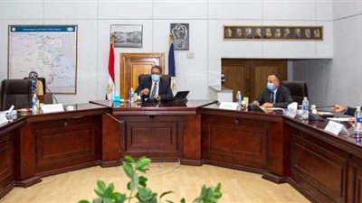 وزير السياحة والآثار يناقش معايير تشغيل الخدمات بالمتحف المصري الكبير