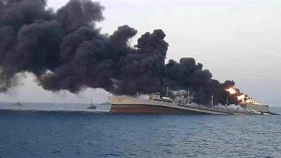 وفاة طاقمها بالكامل.. احتراق باخرة عراقية في الخليج