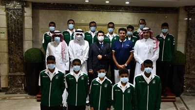 وزير الرياضة يستقبل منتخب السعودية للإسكواش