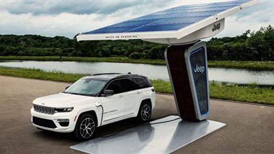 الصور الأولية لسيارة جيب جراند شيروكي 4xe طراز 2022 الهجين