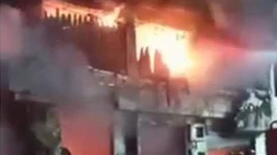 باستخدام سلم هيدروليكي.. إنقاذ أسرتين احتجزتهما النيران بعقار فيصل المحترق