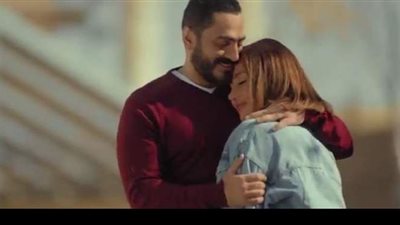 حلا شيحة تهاجم تامر حسني بسبب كليب 