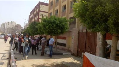 بث مباشر.. لجان الدقهلية تستقبل طلاب شعبة الأدبي لأداء امتحان الجغرافيا