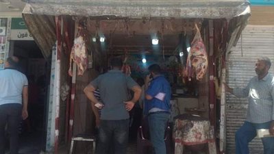 ضبط لحوم فاسدة في حملة مكبرة على الأسواق ومنافذ بيع السلع بأسيوط | صور