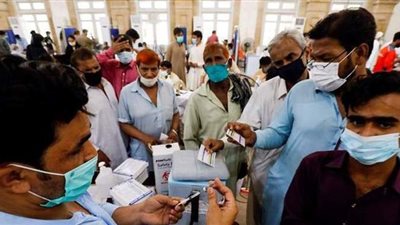 كورونا تجبر عددا من الدول على العودة للإغلاق