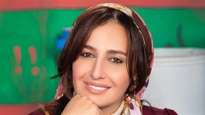 أزمة حلا شيحة تتصاعد.. ومخرج: 