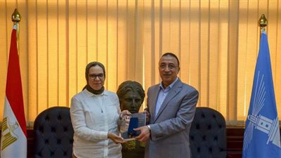 محافظ الإسكندرية يكرم متدربي البرنامج الرئاسي لتأهيل الشباب للقيادة