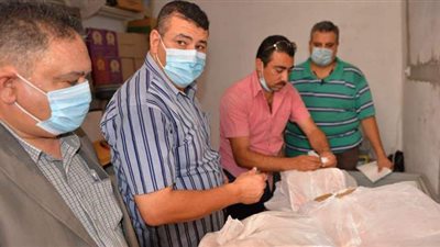 إعدام 825 كيلو مواد غذائية غير صالحة للاستخدام بالدقهلية | صور