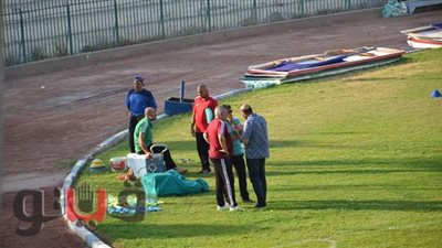 رئيس غزل المحلة يجتمع بـ خالد عيد على هامش مران الفريق | صور