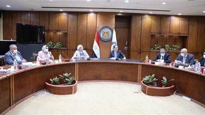 وزيرا البيئة والبترول يبحثان أسس التوافق البيئي لأنشطة التعدين