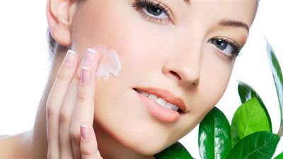 5 خلطات طبيعية للحصول على بشرة مميزة في العيد