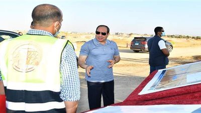 السيسي يتفقد مشروعات تطوير شبكة محاور وطرق الساحل الشمالي