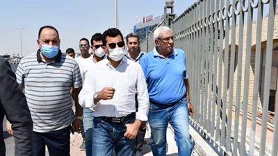 أشرف صبحي يتفقد نادي النادي بمساكن شيراتون ويوجه بسرعة الانتهاء من الأعمال