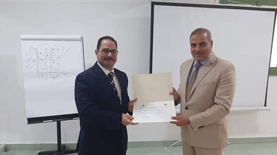 رئيس جامعة الأزهر يشهد تخريج الدورة التدريبية السابعة من قيادات المستقبل
