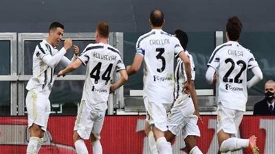 رسميا.. يوفنتوس يعلن غياب لاعب وسطه 3 شهور للإصابة