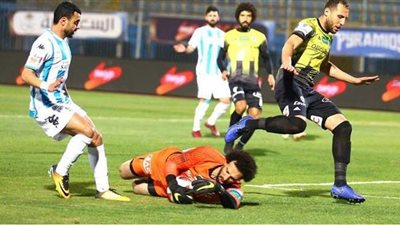 بيراميدز يتقدم بهدفين على المقاولون في الشوط الأول