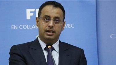 رئيس الكاف يكلف أحمد ولد يحيى بالإشراف على دوري السوبر الإفريقي