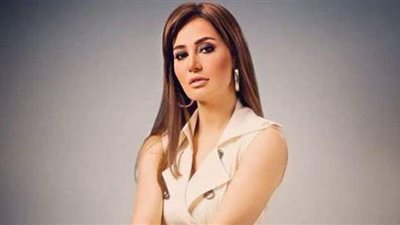 لكم دينكم ولي دين.. نقيب الممثلين لحلا شيحة: إنتي مشطوبة وروحي اتعالجي