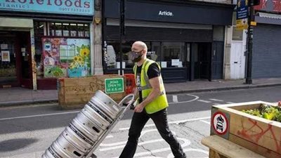 نظر لتصاعد إصابات كورونا.. بريطانيا تضطر إلى عودة قيود التباعد