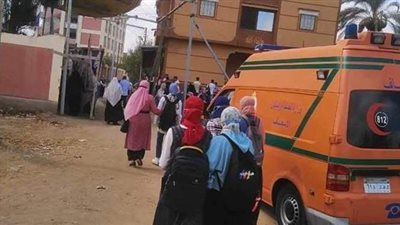 لإصابتها بهبوط.. نقل طالبة ثانوية عامة للمستشفى في كفر الشيخ
