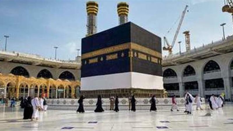 الحجيج يؤدون طواف