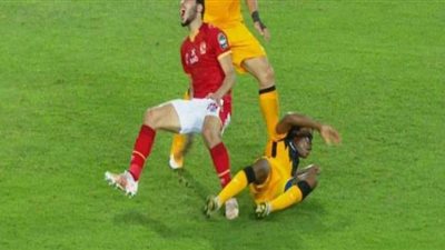 أكرم توفيق: الواد بتاع كايزر حب يتنطط عليا كان هيكسرلي رجلي | فيديو