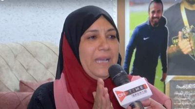 دموع والدة أفشة عقب فوز الأهلي ببطولة أفريقيا.. وتوجه رسالة لابنها | فيديو