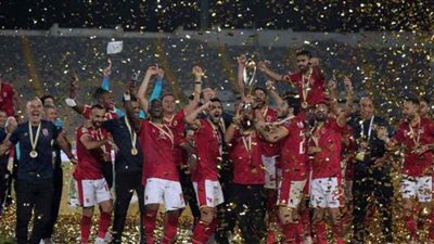 بعثة الأهلي تصل مطار القاهرة عقب التتويج بدوري أبطال أفريقيا