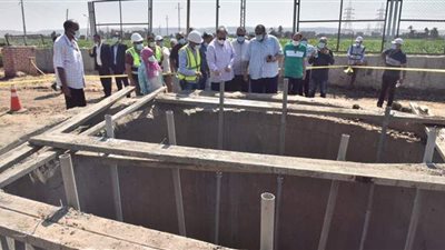 تركيب شبكات مياه بـ أبوخرص في أسيوط.. والأهالي: تحيا مصر | فيديو