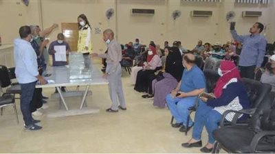 تسليم منزل وخمسة أفدنة لـ66 أسرة بالقري النموذجية بالوادى الجديد