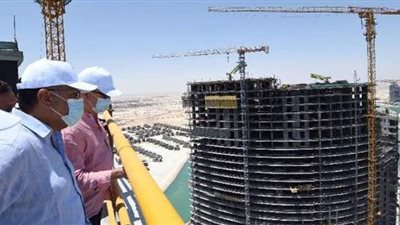 من الطابق 44.. مدبولي يتفقد أبراج مارينا العلمين والمنطقة الشاطئية الترفيهية