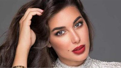 ياسمين صبري تخطف الأنظار في أحدث ظهور لها على البحر