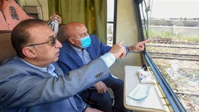 وزير النقل ومحافظ الإسكندرية يباشران إزالة التعديات على حرم السكة الحديد