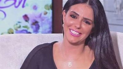 دنيا عبد العزيز تساند ياسمين عبد العزيز بعد تعرضها لأزمة صحية