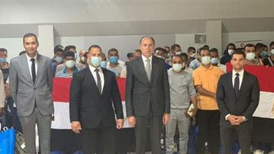 ​بينهم 17 طفلا.. ننشر صور إعادة 140 مصرياً عالقاً في ليبيا | فيديو وصور